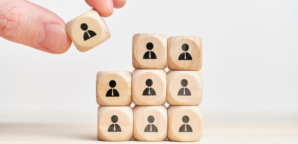 관련 산업 및 구매자 페르소나 경험