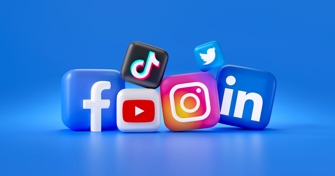 Differences in Audience Intent — Forum Marketing vs Social Media Marketing: Which Is Right for You?