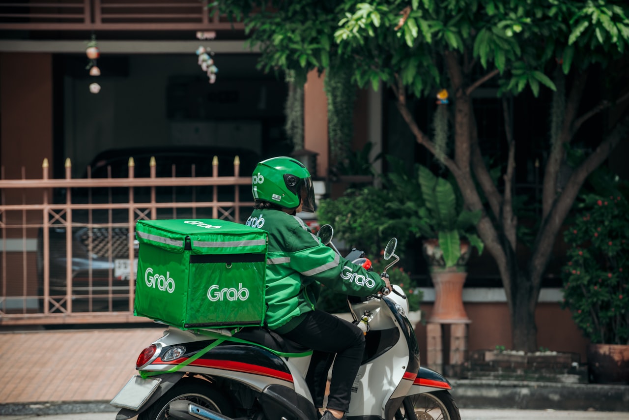 Honest Pros and Cons — Grab Ads Singapore: Is It Worth It? (Full Breakdown)
