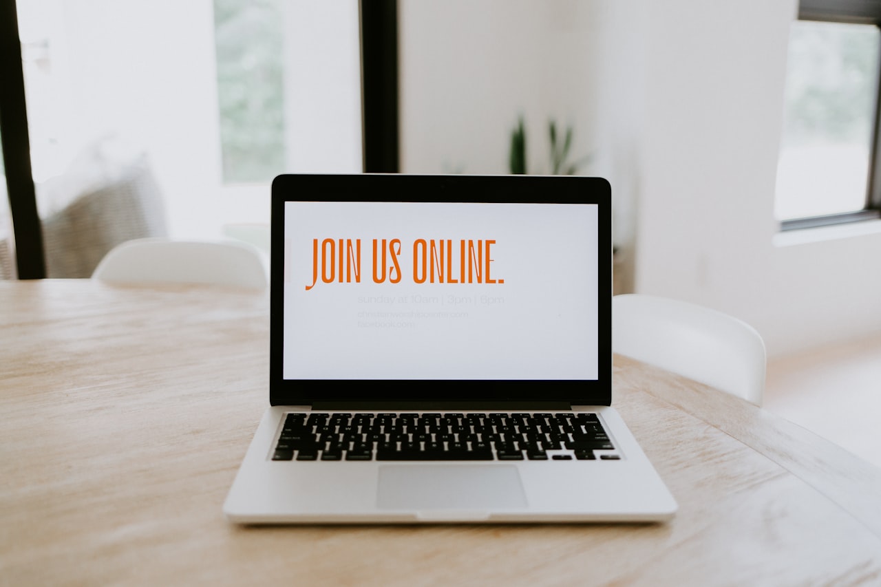Budgeting and Bidding — How to Advertise on Reddit: A Singapore Guide