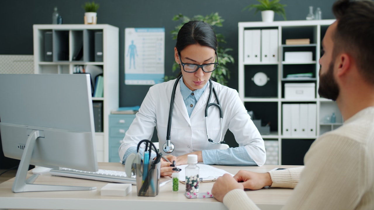 Managing Patient Reviews — Clinic Marketing in Singapore: How to Attract More Patients in 2026