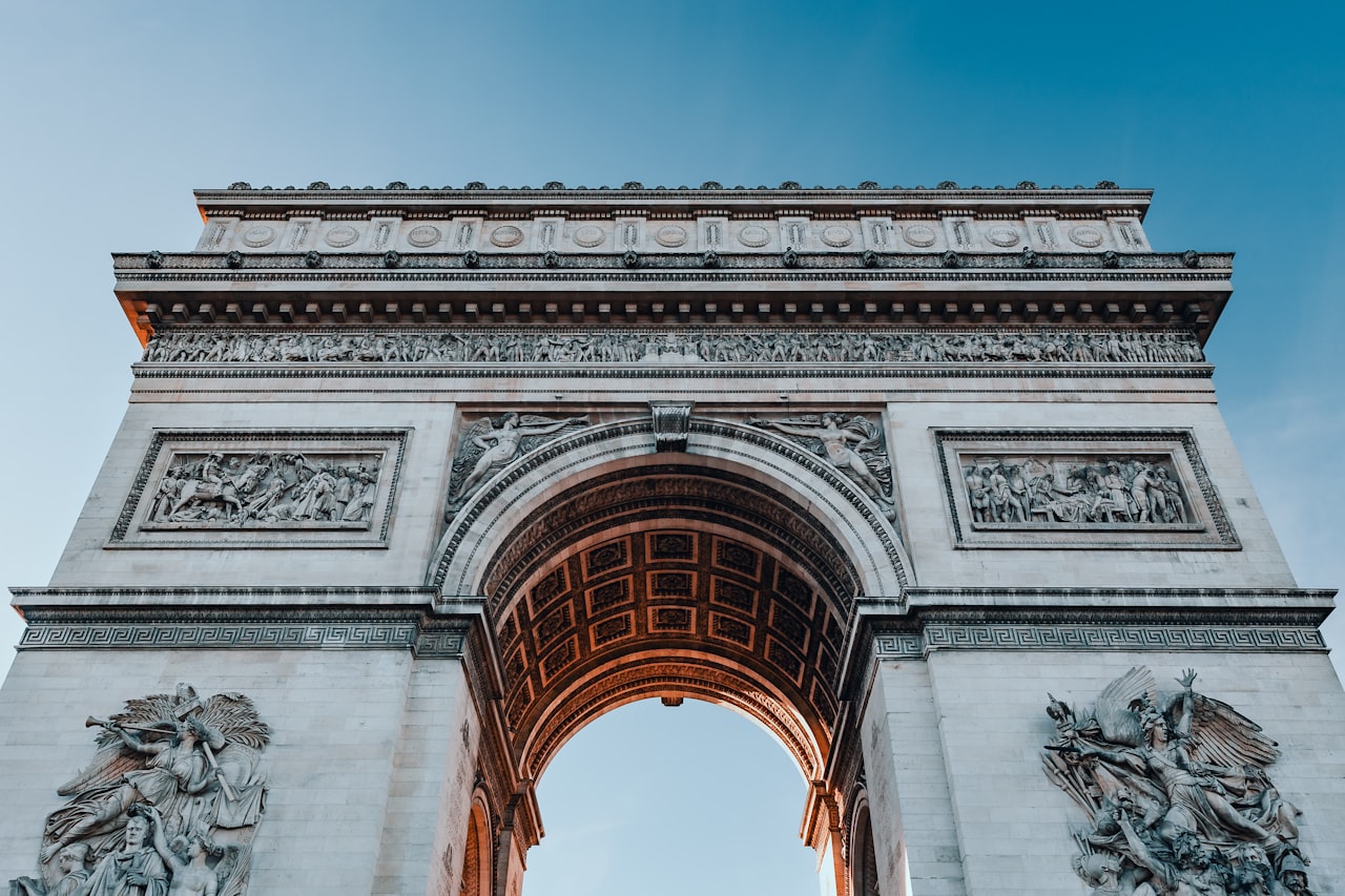 Banking Costs, Fees and Service Expectations — Corporate Banking in Singapore: Open a Business Bank Account as a Foreign Company