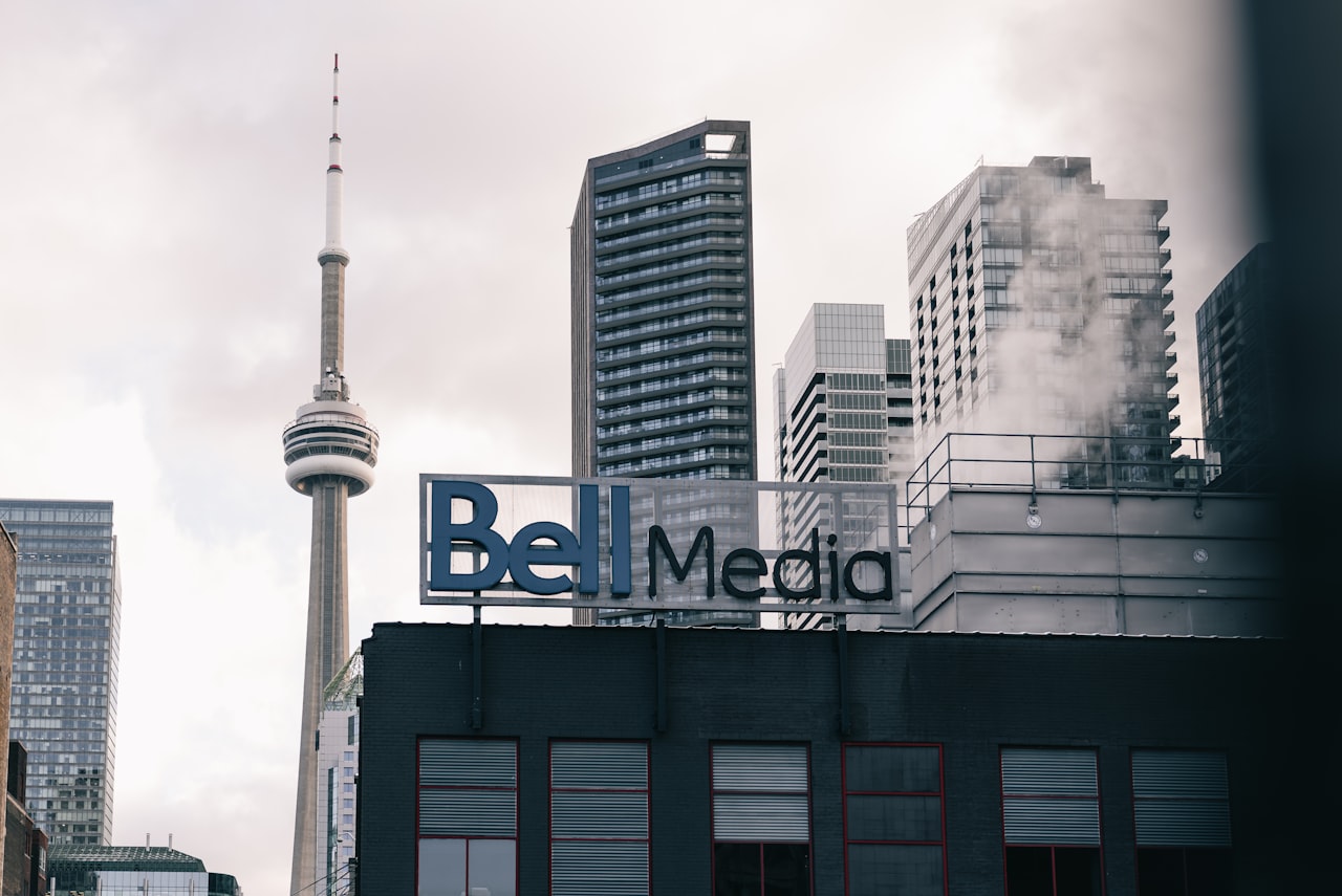 External Communications: Managing Your Public Narrative — Corporate Communications Guide: Strategy, Channels and How to Align Internal and External Messaging