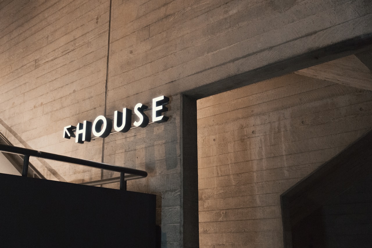 Advantages of Working With a CRO Agency โ CRO Agency vs In-House: When to Outsource Conversion Optimisation