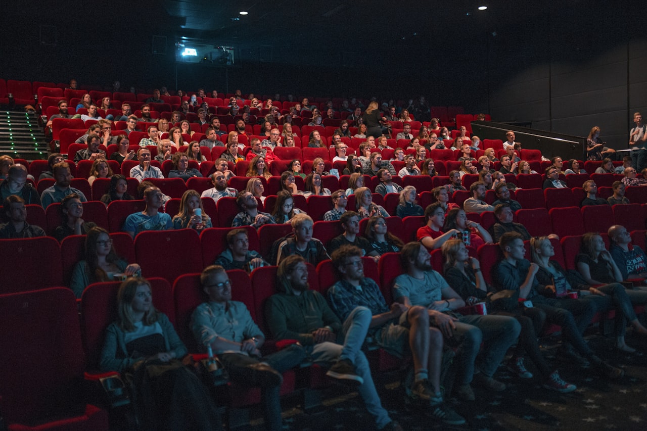 Building Effective Audience Segments — Custom Audiences: How to Build and Target Precise Segments Across Ad Platforms