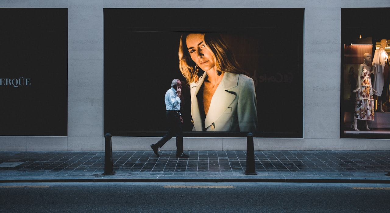 Display Advertising Considerations for Singapore — Display and Banner Advertising: How to Design, Target and Measure Campaigns