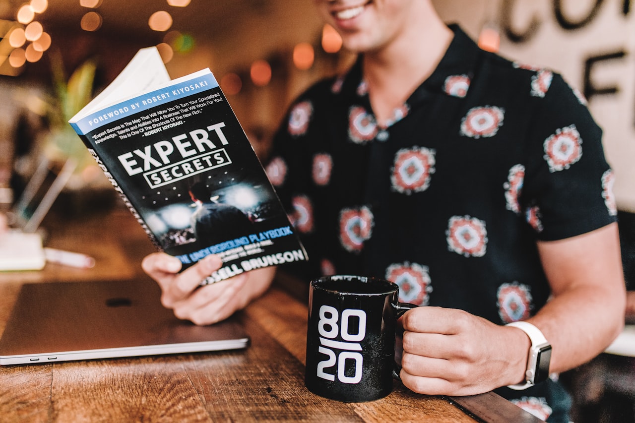 Choosing the Right Topic for Your Roundup — How to Create Expert Roundup Articles That Build Authority and Backlinks