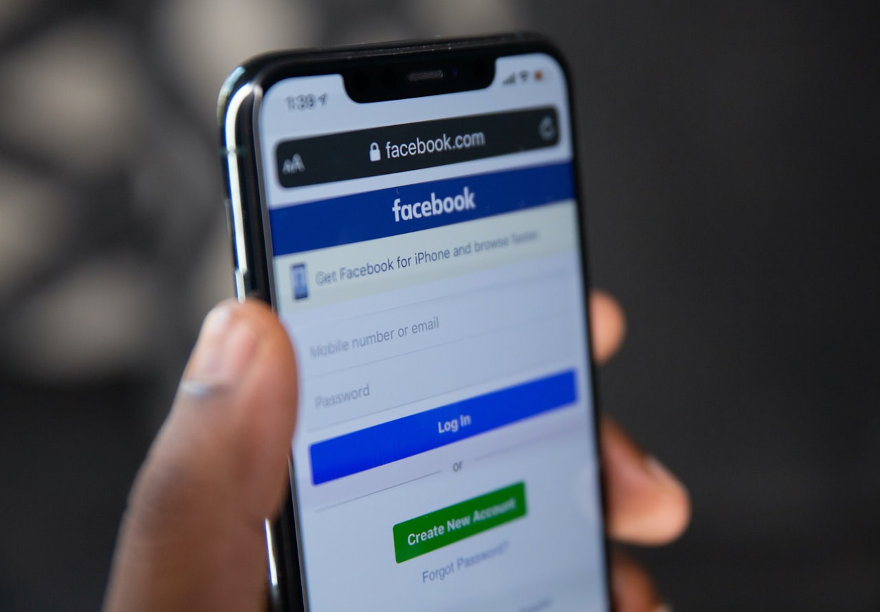 Targeting Mistakes โ 10 Facebook Ads Mistakes That Burn Through Your Budget