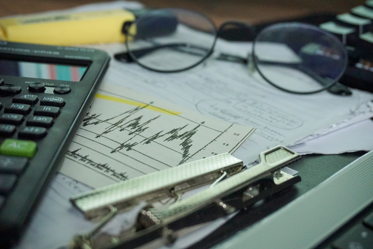 Competing with Robo-Advisers — Financial Adviser Marketing in Singapore: Strategies for Growth in 2026