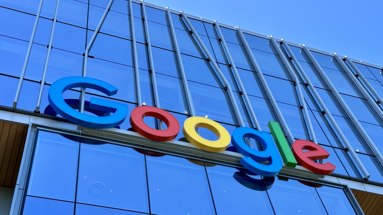 Bidding and Budget Strategy — Google Discovery Ads Guide: Feed Advertising for 2026