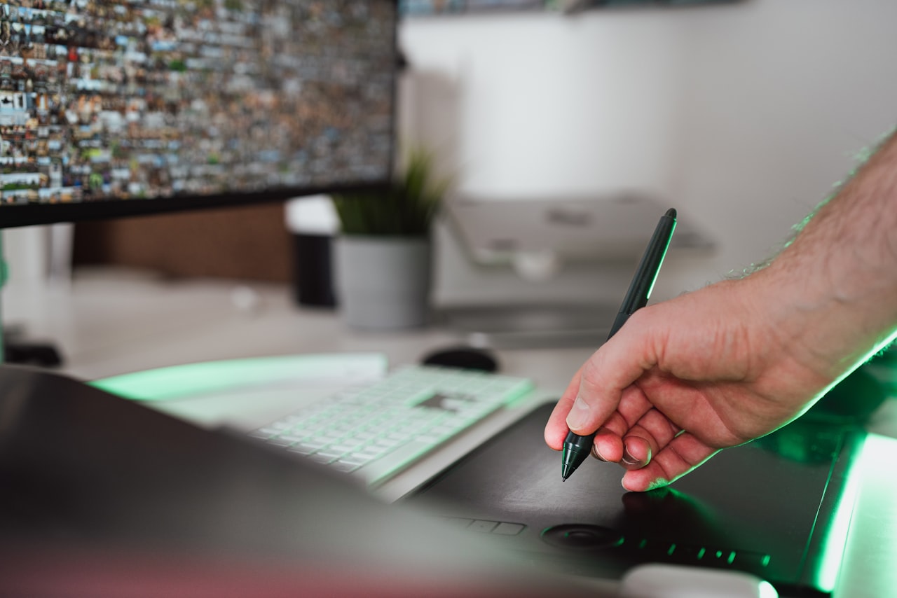 Graphic Designer Rates in Singapore (2026) — How to Hire a Graphic Designer: Skills and Portfolio Tips