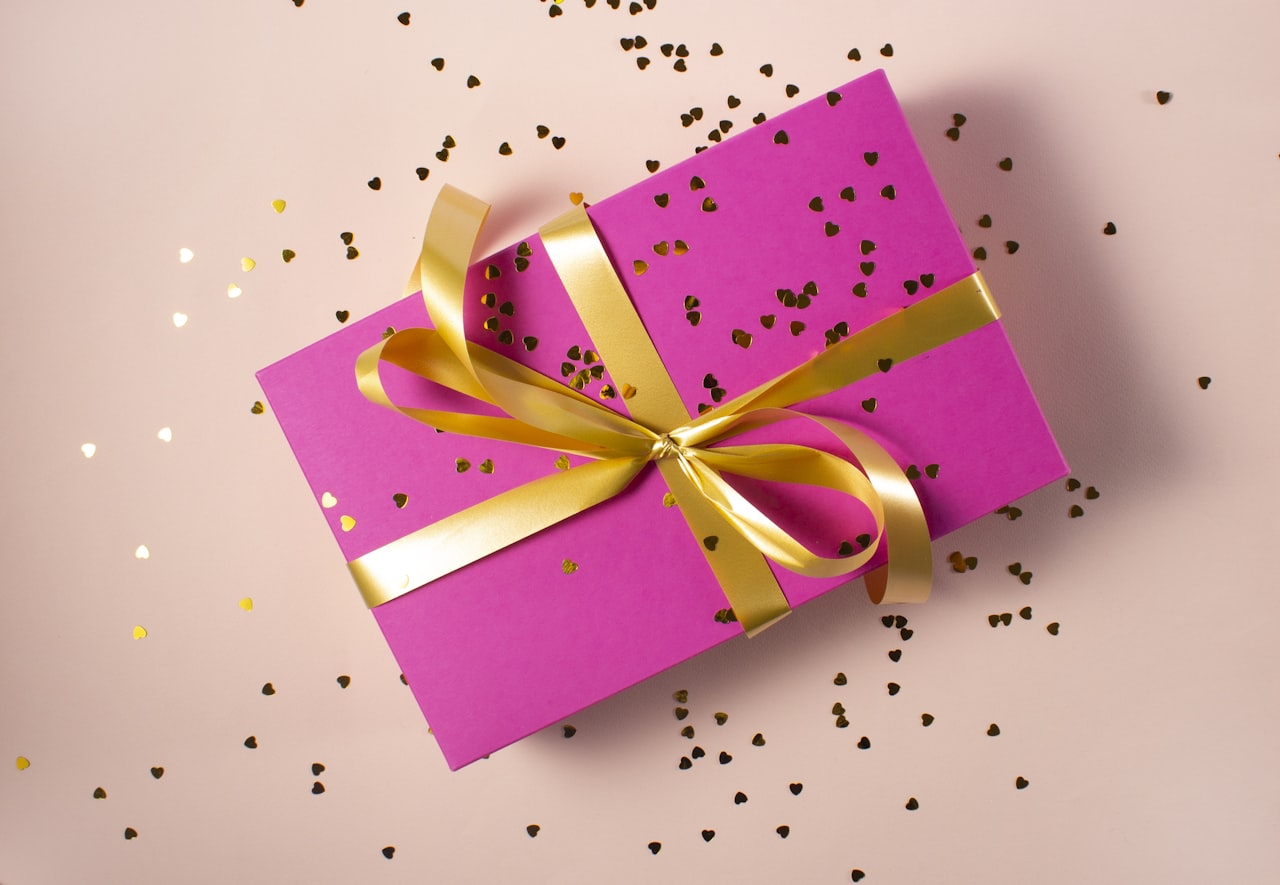 When Gifting Works and When It Does Not — Influencer Gifting Strategy: How to Get Product Reviews Without Paid Sponsorships