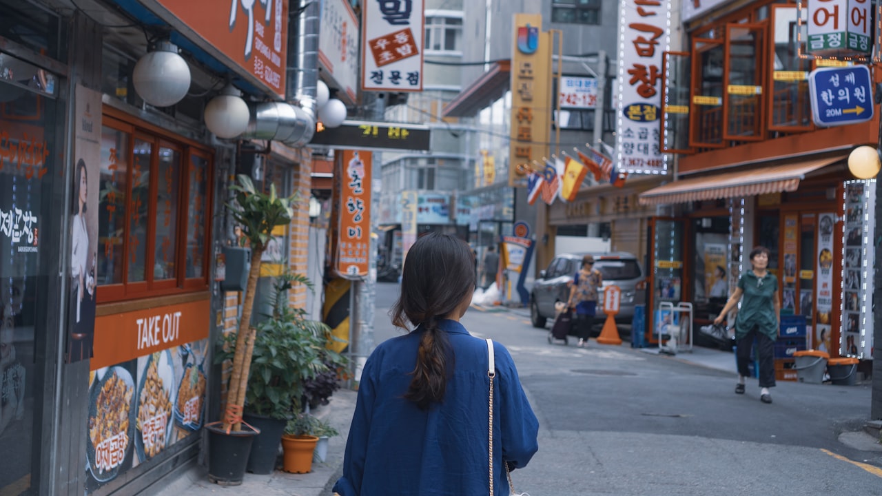 Capitalising on the K-Wave in Marketing — Singapore Market Entry for Korean Companies: K-Wave to Commerce