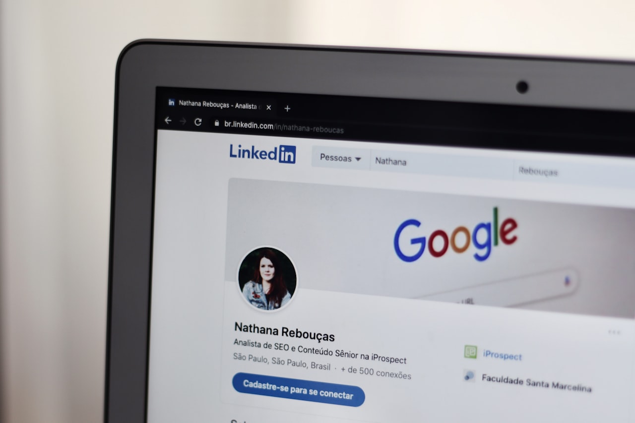 Form Design Best Practices — LinkedIn Lead Gen Forms: Capture B2B Leads Directly on LinkedIn