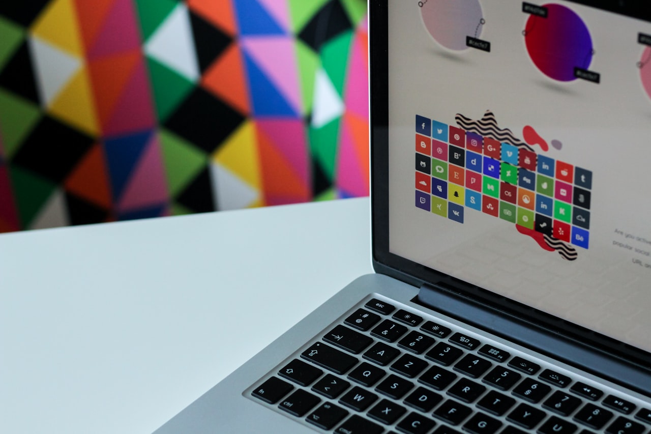 Writing an Effective Logo Brief — Logo Design Guide: Costs, Process, and Evaluation in Singapore