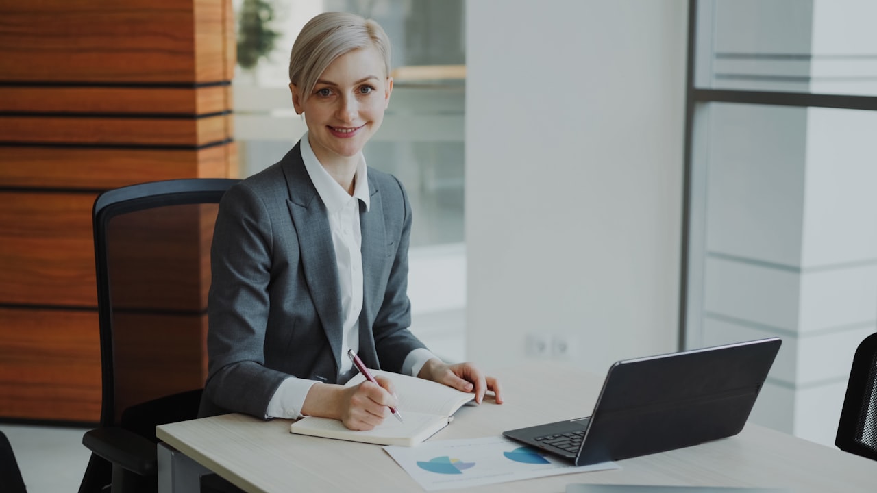 How to Land a Marketing Executive Role โ Marketing Executive Role in Singapore: Responsibilities, Skills and Salary