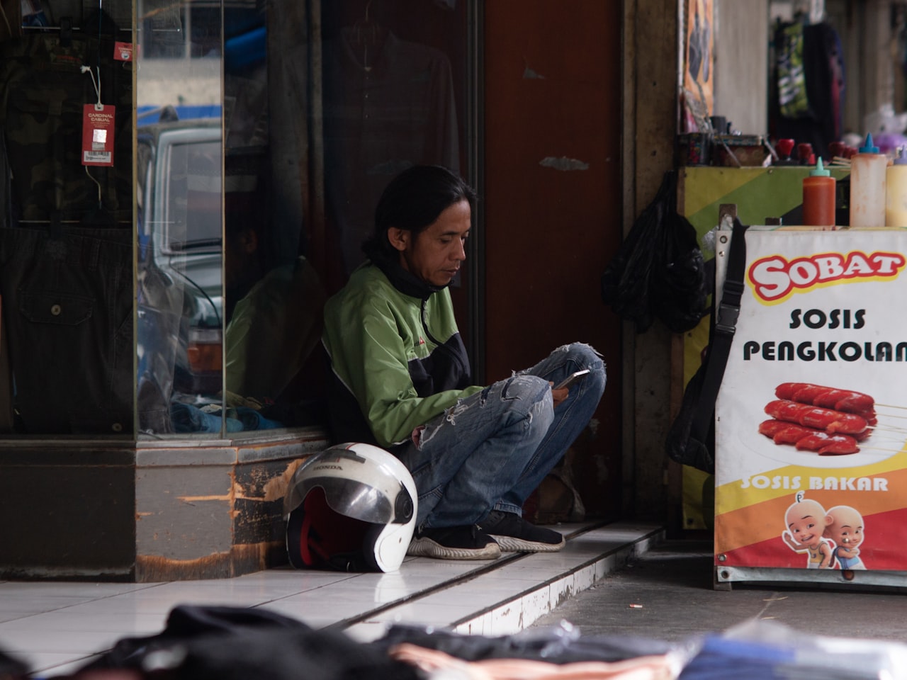 Social Media Channels and Tactics — Marketing to Indonesian Consumers from Singapore: Cross-Border Strategy