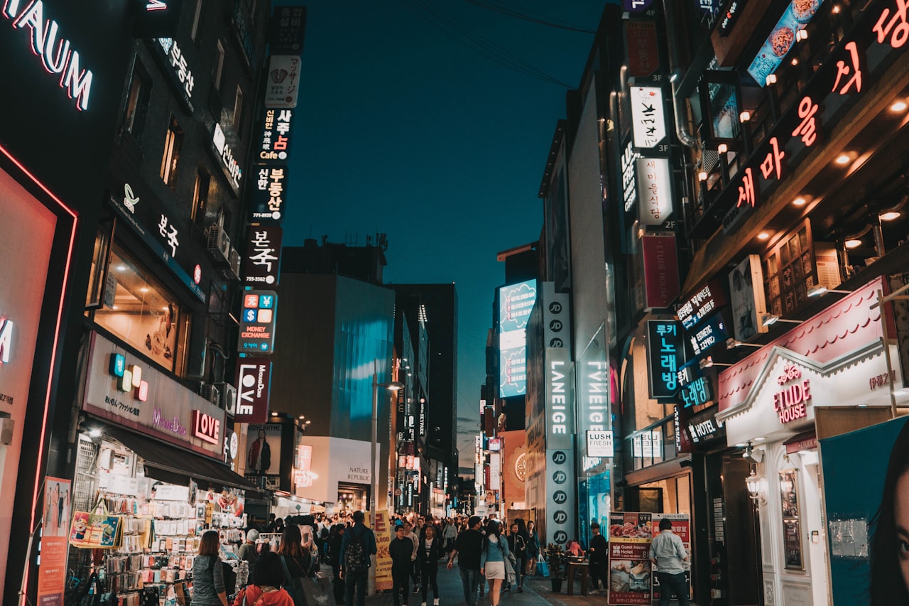 Korean Digital Platforms: Naver, KakaoTalk and Beyond — Marketing to Korean Consumers in Singapore: Naver, KakaoTalk and Strategy