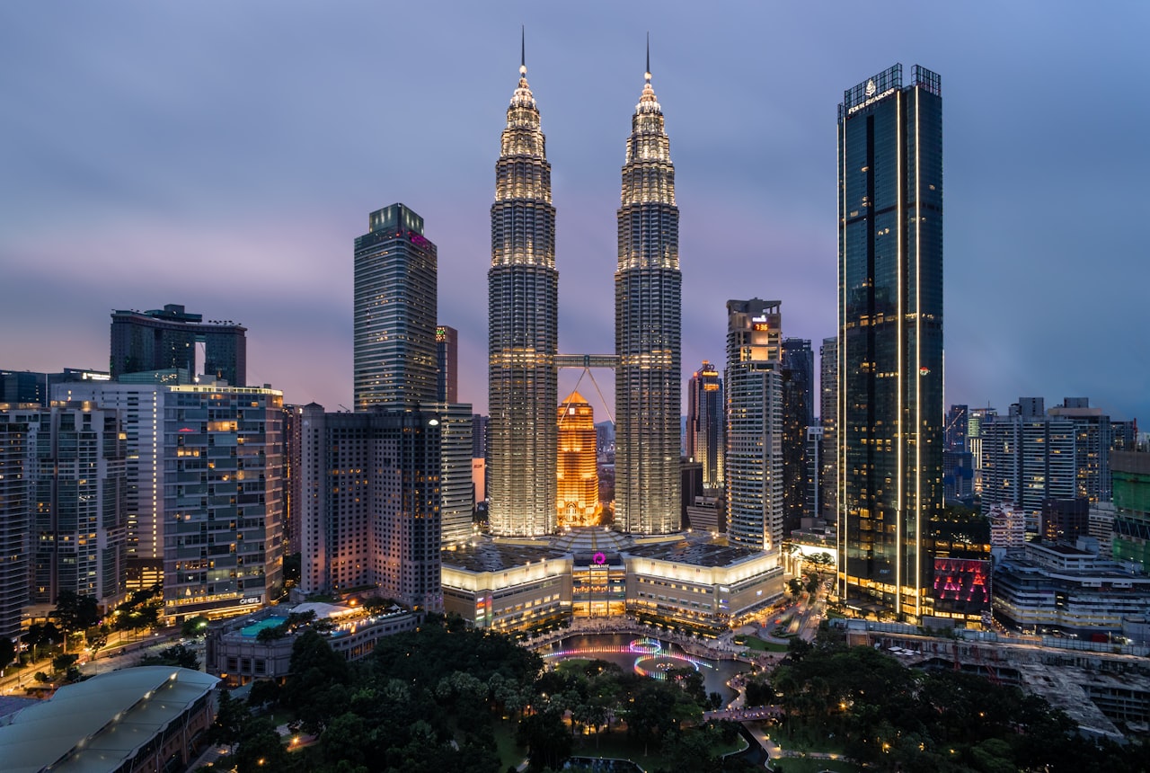 Key Market Differences Between Singapore and Malaysia — Marketing to Malaysia from Singapore: Cross-Border Strategy Guide