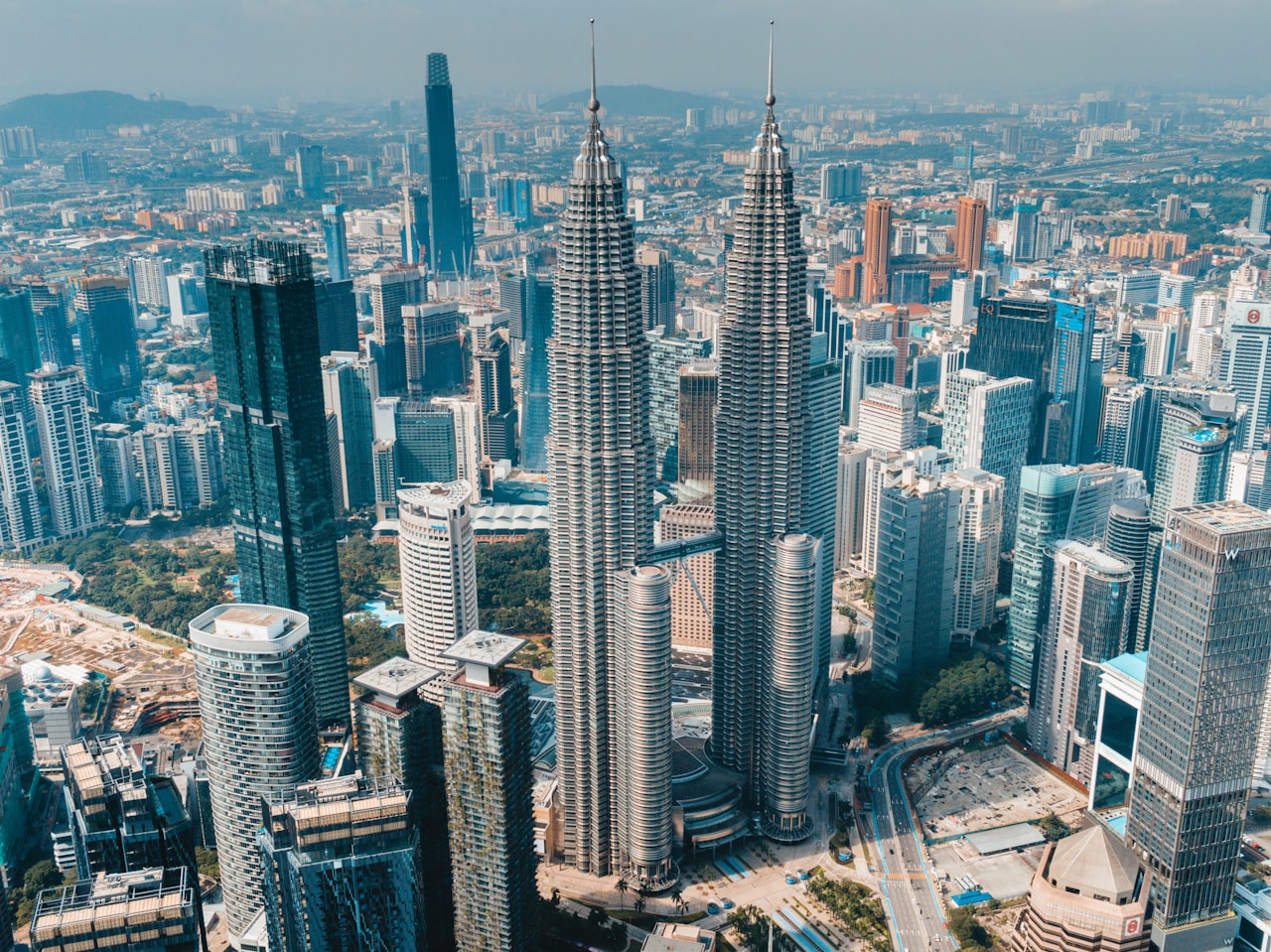 Localisation Strategy: Language, Culture and Messaging — Marketing to Malaysia from Singapore: Cross-Border Strategy Guide
