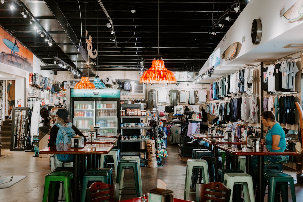 Advantages of Selling on Marketplaces — Marketplace vs Own Online Store: Which Is Right for Your Business