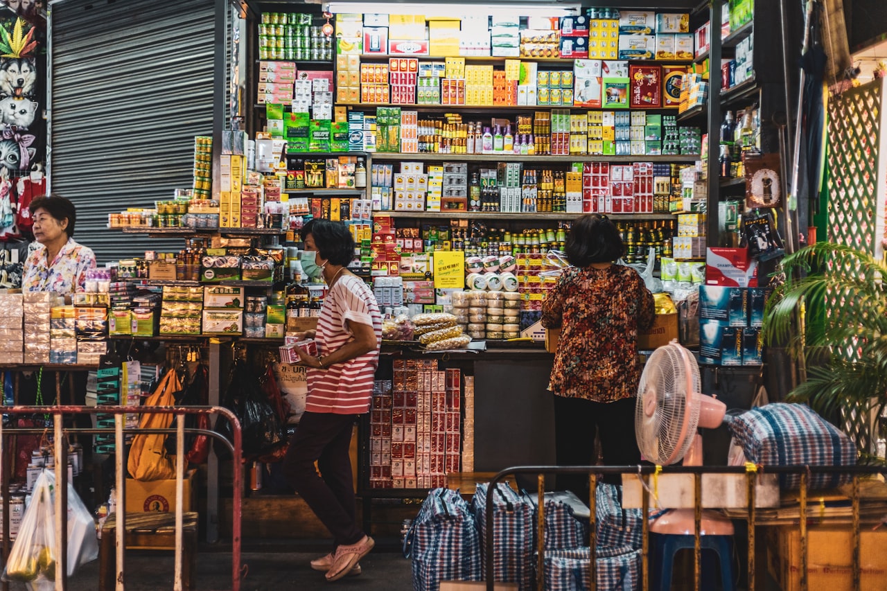 How to Make the Right Decision for Your Business — Marketplace vs Own Online Store: Which Is Right for Your Business