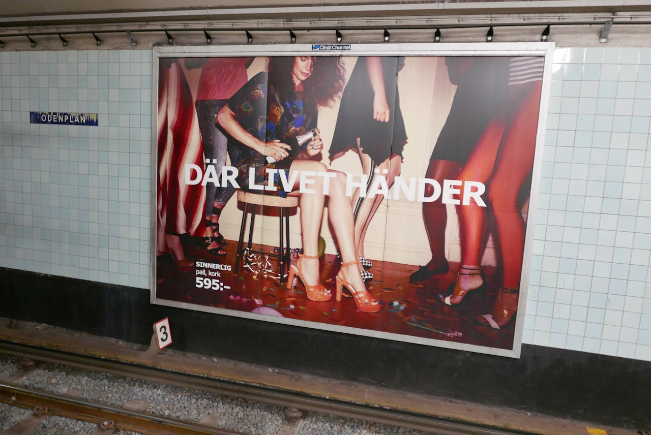 Integrating MRT Ads With Digital Channels — MRT Advertising in Singapore: Formats, Costs and Campaign Planning