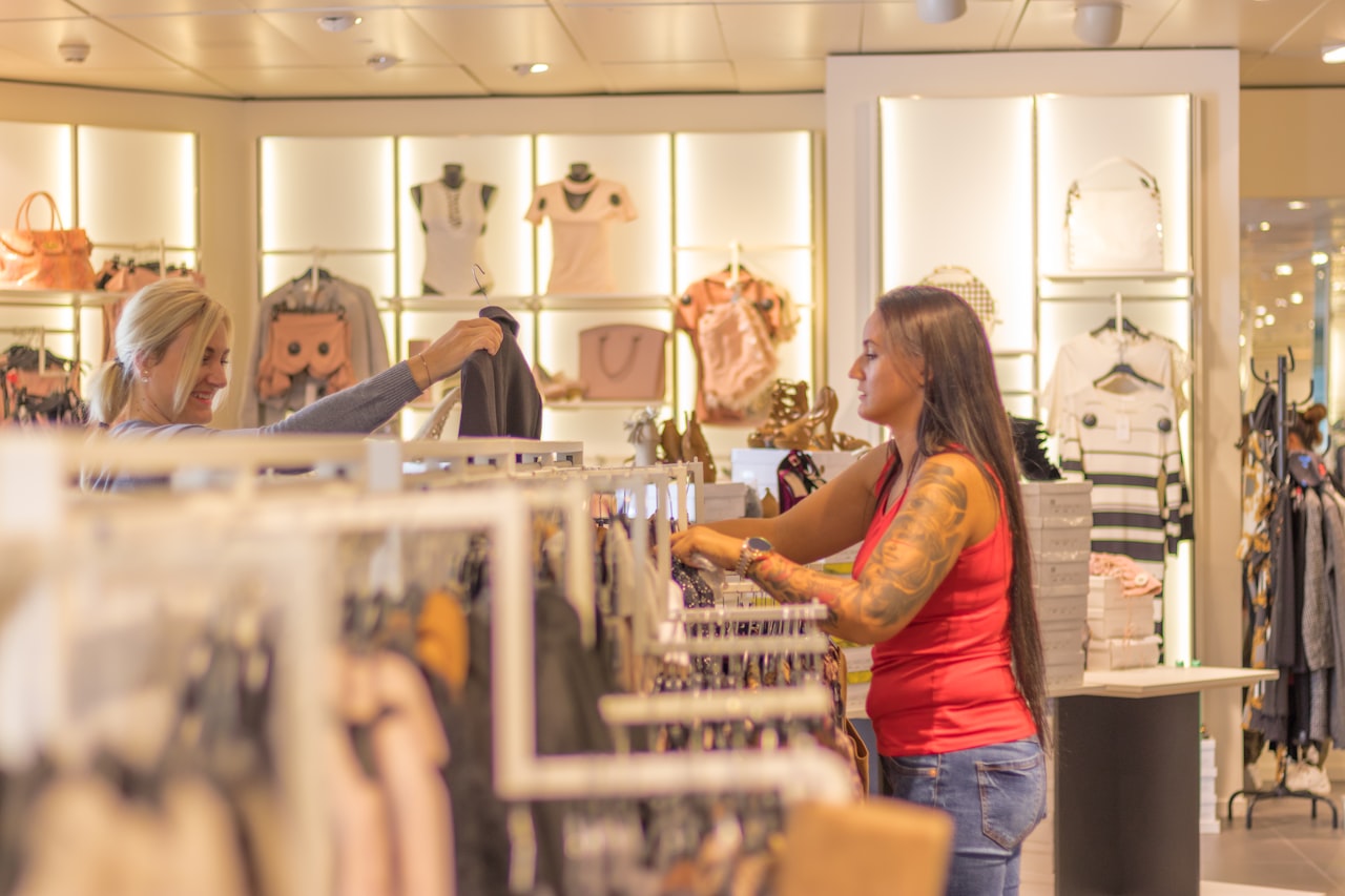 Using Digital Channels to Drive In-Store Traffic — O2O Retail Strategy: Connect Your Physical Store With Online Channels