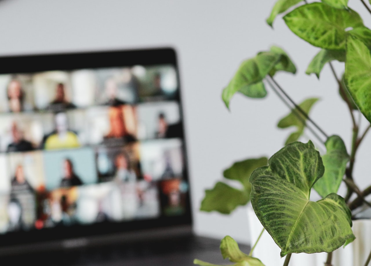 Setting Community Guidelines and Standards — Online Community Management: Build and Moderate Thriving Brand Communities