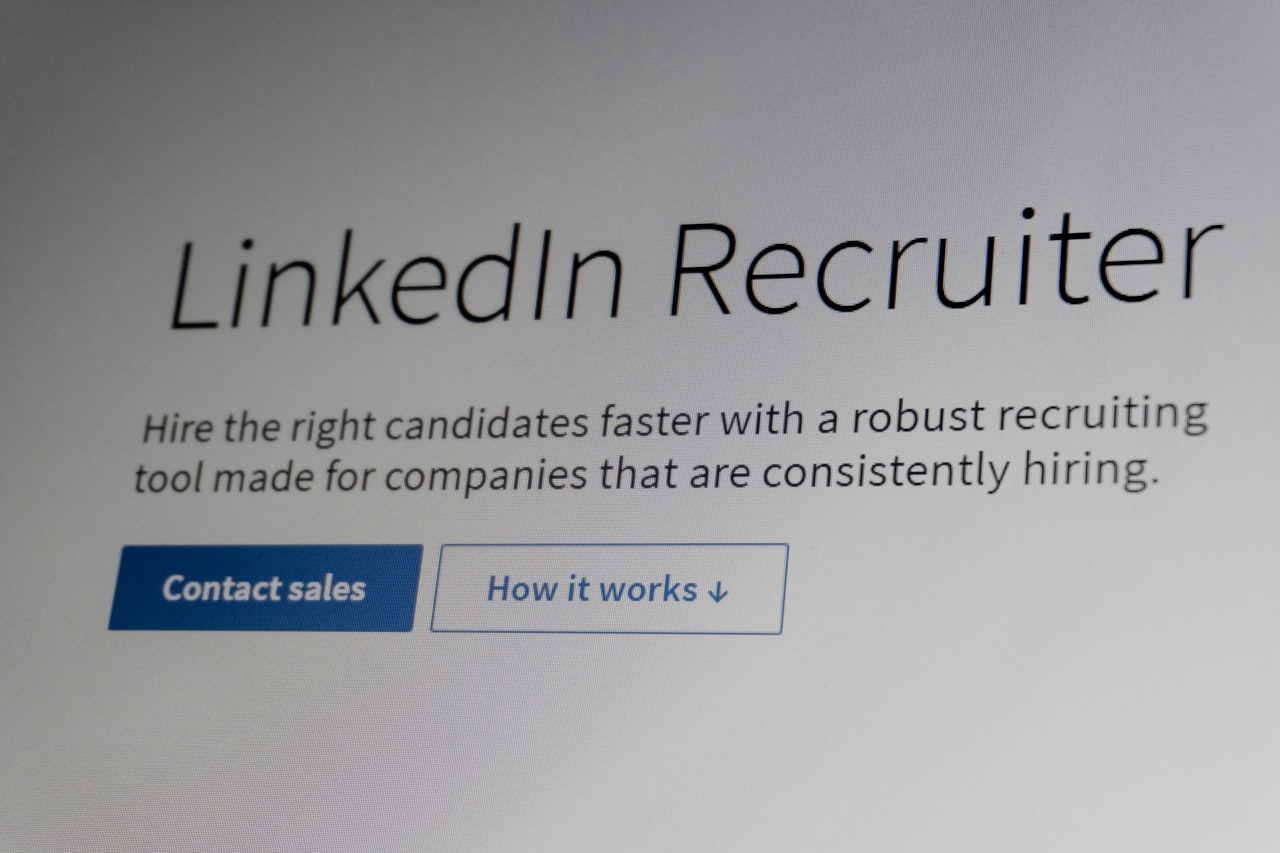 Improving Candidate Engagement — Recruitment Chatbots: Automate Screening and Improve Candidate Engagement