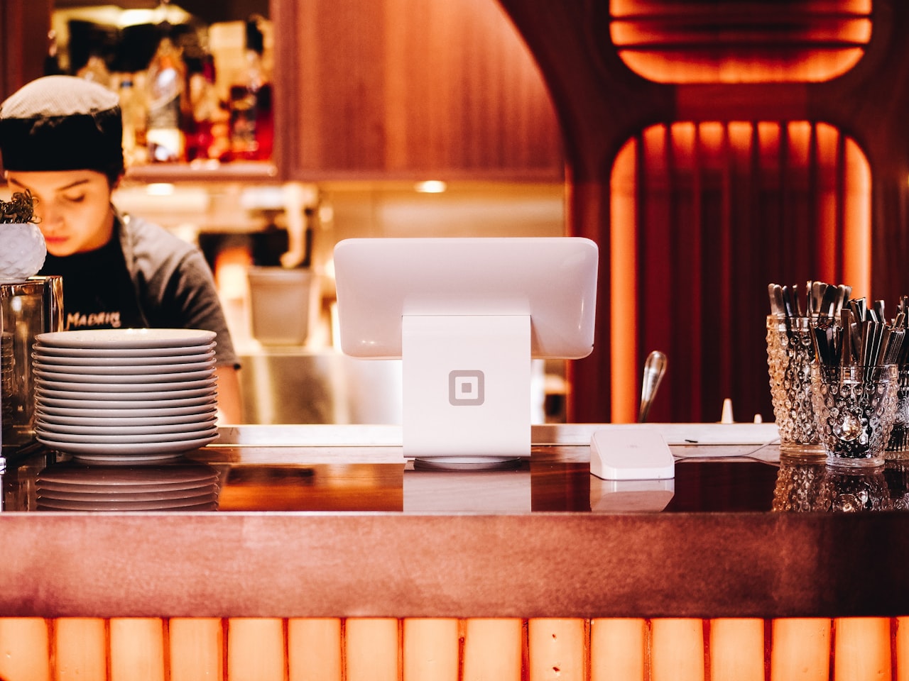 Review Strategy and Reputation Management — SEO for Restaurants: How F&B Businesses in Singapore Can Rank on Google