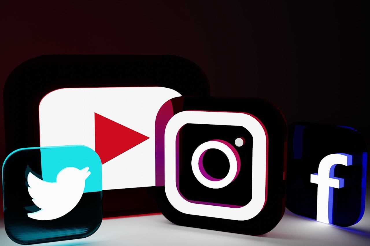 Communication During an Active Crisis โ Social Media Crisis Management: How to Respond When Things Go Wrong Online